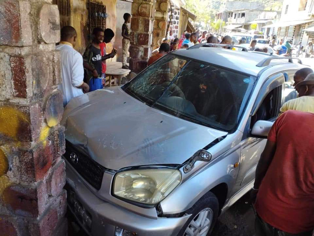 Une apprentie conductrice percute cinq personnes à Mirontsy